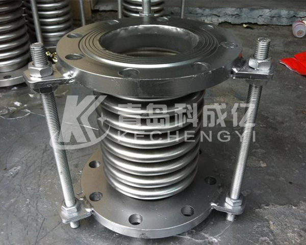 耐高温波纹补偿器